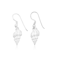 E-2162 Tulip Shell French Wire Earrings | Teeda